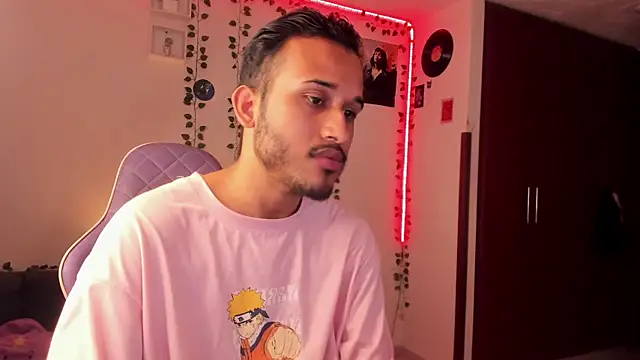 Snapshot of Raf_brunette chatting on February 5, 11:12 am Raf brunette online show from February 5, 11:12 am