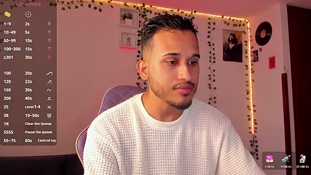 Snapshot of Raf_brunette chatting on February 10, 12:08 pm Raf brunette online show from February 10, 12:08 pm