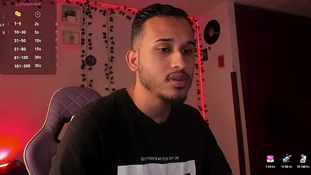 Snapshot of Raf_brunette chatting on February 14, 10:07 am Raf brunette online show from February 14, 10:07 am