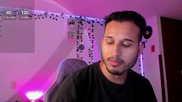 Snapshot of Raf_brunette chatting on February 19, 11:49 am Raf brunette online show from February 19, 11:49 am