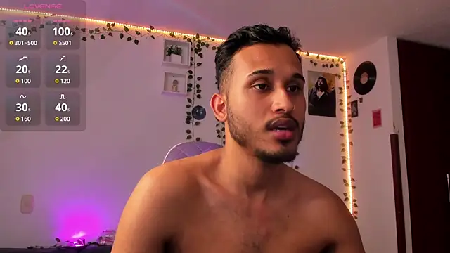 Snapshot of Raf_brunette chatting on February 23, 11:11 am Raf brunette online show from February 23, 11:11 am