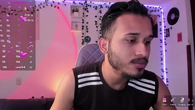 Snapshot of Raf_brunette chatting on March 7, 12:23 pm Raf brunette online show from March 7, 12:23 pm