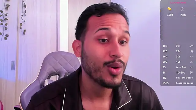 Snapshot of Raf_brunette chatting on February 13, 12:45 pm Raf brunette online show from February 13, 12:45 pm