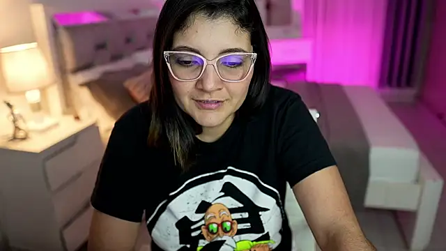 Snapshot of Camilaa_bueno chatting on February 11, 12:38 am Camilaa bueno online show from February 11, 12:38 am