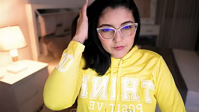 Snapshot of Camilaa_bueno chatting on October 1, 11:33 pm Camilaa bueno online show from October 1, 11:33 pm