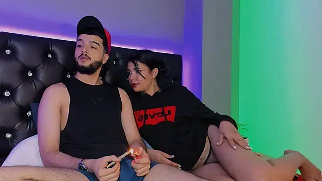 Snapshot of sharon_and_myke chatting on December 31, 7:31 am sharon and myke online show from December 31, 7:31 am