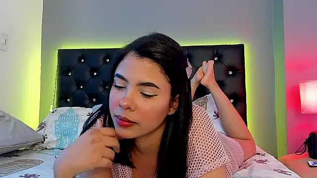 Snapshot of sharon_and_myke chatting on February 7, 7:17 pm sharon and myke online show from February 7, 7:17 pm