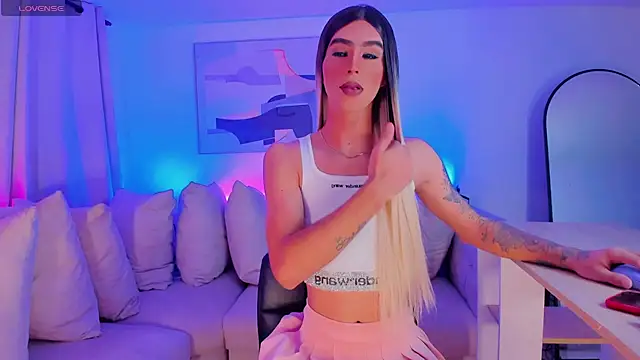 Ashley Reminton online show from January 4, 11:54 am