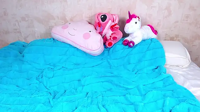 sofiaa here online show from February 20, 9:11 am