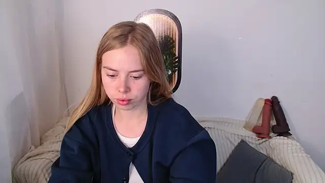 Snapshot of sofiaa_here chatting on June 10, 11:57 pm sofiaa here online show from June 10, 11:57 pm