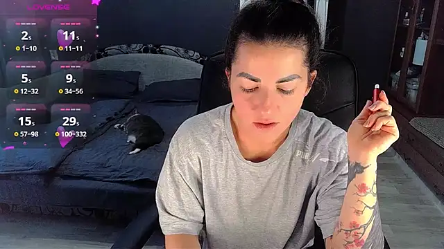 Snapshot of Aria_Dl chatting on December 16, 9:24 am Aria Dl online show from December 16, 9:24 am