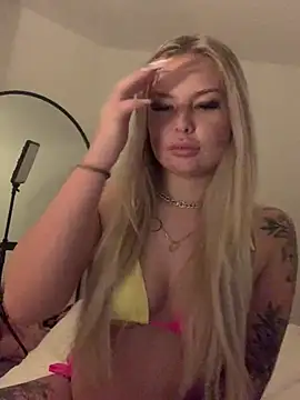 Snapshot of UKJuicyPrincess chatting on January 14, 10:23 pm UKJuicyPrincess online show from January 14, 10:23 pm