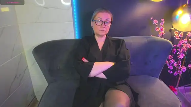 Snapshot of AlexandraKind chatting on January 10, 4:51 pm AlexandraKind online show from January 10, 4:51 pm