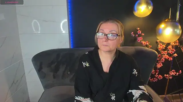 Snapshot of AlexandraKind chatting on January 22, 4:33 pm AlexandraKind online show from January 22, 4:33 pm