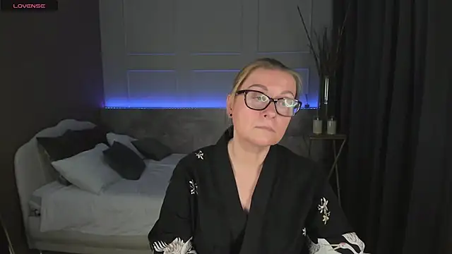 Snapshot of AlexandraKind chatting on January 23, 11:58 pm AlexandraKind online show from January 23, 11:58 pm