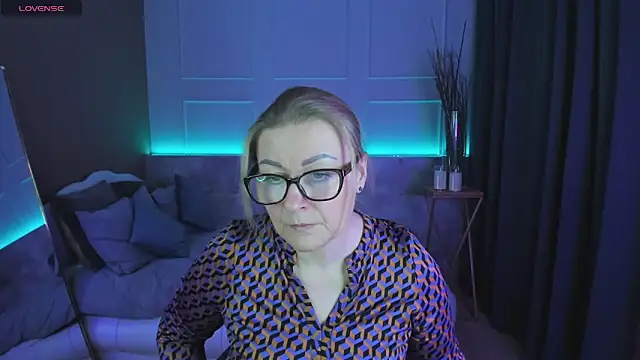 Snapshot of AlexandraKind chatting on February 24, 8:36 pm AlexandraKind online show from February 24, 8:36 pm