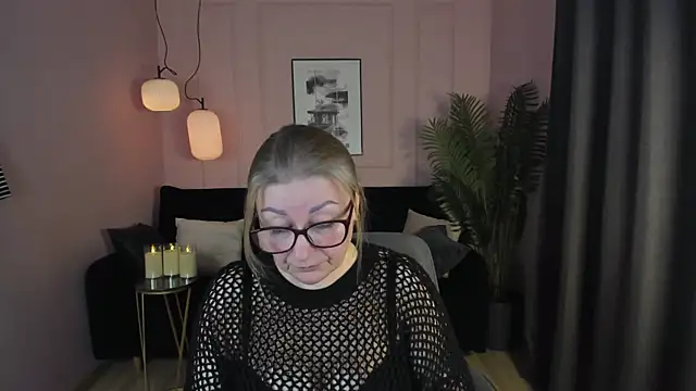 Snapshot of AlexandraKind chatting on March 11, 9:15 pm AlexandraKind online show from March 11, 9:15 pm