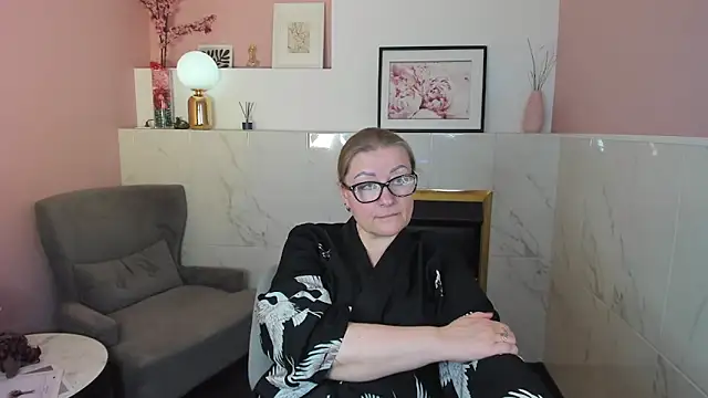 Snapshot of AlexandraKind chatting on March 14, 12:10 am AlexandraKind online show from March 14, 12:10 am