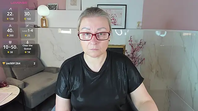 Snapshot of AlexandraKind chatting on September 12, 1:44 pm AlexandraKind online show from September 12, 1:44 pm