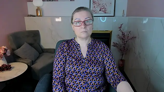 AlexandraKind online show from December 3, 2:15 pm