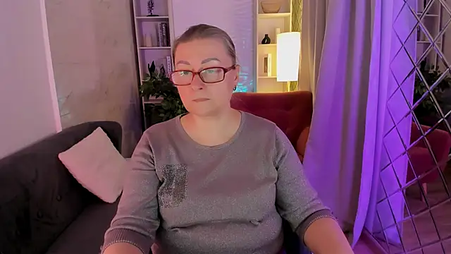 AlexandraKind online show from December 4, 8:39 pm