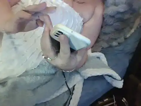 housewife shantie online show from March 21, 7:33 am