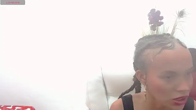 lulu 25  online show from December 16, 2:04 am