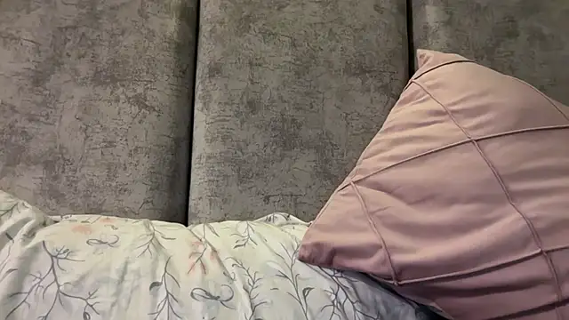 Gabby cruz  online show from December 6, 6:15 am