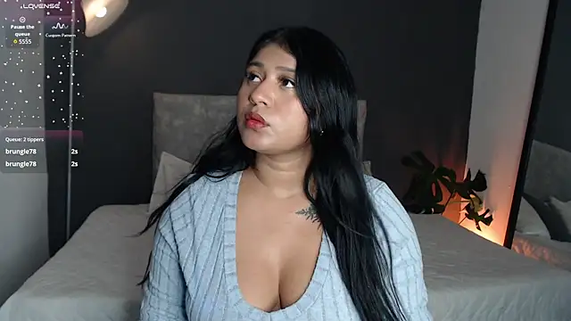 Snapshot of alinakiss chatting on June 14, 4:03 am alinakiss online show from June 14, 4:03 am