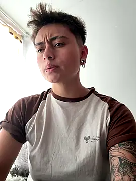 Chriss gomez2 online show from October 5, 7:45 pm