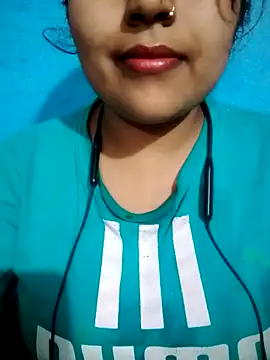 Love-Veronica online show from March 10, 11:15 am