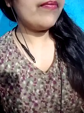 Love-Veronica online show from May 8, 2:00 pm