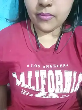Love-Veronica online show from May 18, 6:25 pm