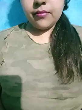 Snapshot of Love-Veronica chatting on July 23, 6:17 pm Love-Veronica online show from July 23, 6:17 pm