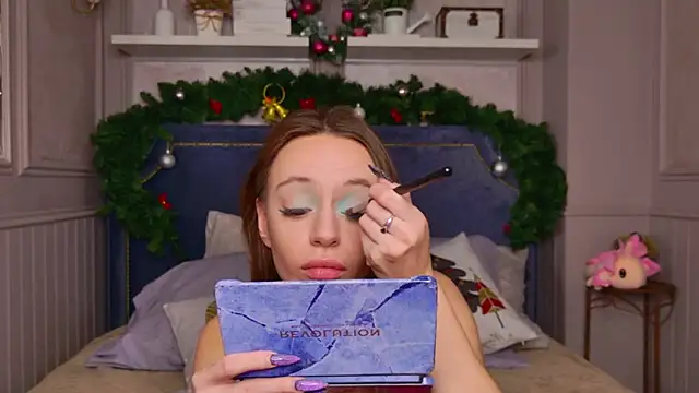 Snapshot of RebeccaMartons chatting on December 25, 3:40 am RebeccaMartons online show from December 25, 3:40 am