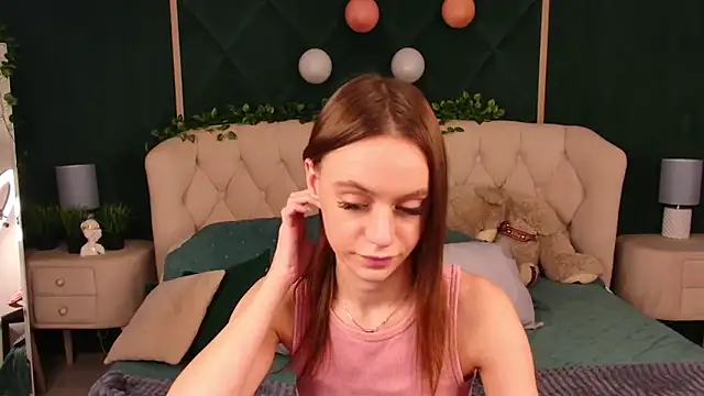Snapshot of RebeccaMartons chatting on February 16, 4:09 am RebeccaMartons online show from February 16, 4:09 am
