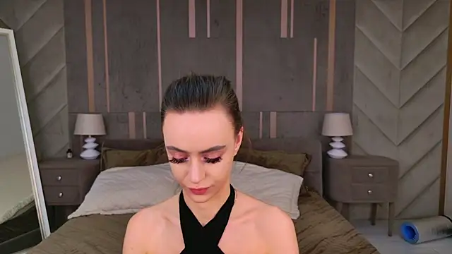 Snapshot of RebeccaMartons chatting on February 20, 12:19 am RebeccaMartons online show from February 20, 12:19 am