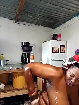 curvyloneah75 online show from November 17, 6:08 am