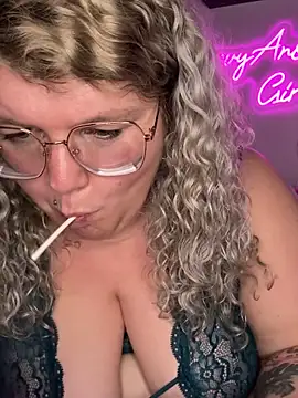 Snapshot of CurvyAnonymousGirl89 chatting on February 28, 9:44 pm CurvyAnonymousGirl89 online show from February 28, 9:44 pm