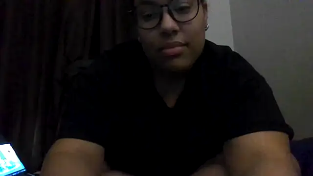 Snapshot of ariadxxx chatting on December 9, 10:20 pm ariadxxx online show from December 9, 10:20 pm