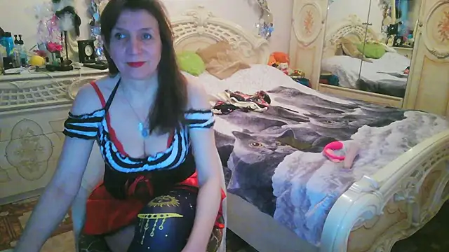 Debra Phoenix online show from April 10, 10:25 pm