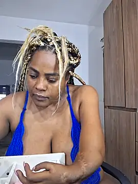 Snapshot of GoddessCarrie chatting on February 5, 3:44 am GoddessCarrie online show from February 5, 3:44 am