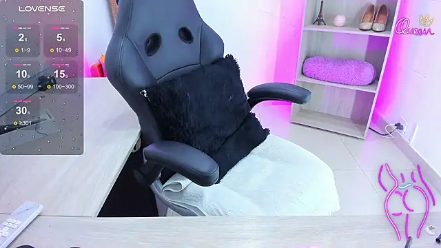 Evangeline johns online show from February 4, 6:47 pm