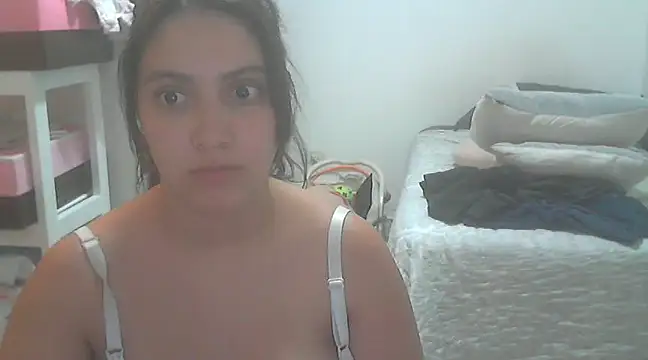 Snapshot of xBubblyBarbiexx chatting on January 8, 2:03 am xBubblyBarbiexx online show from January 8, 2:03 am