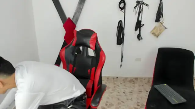 Harry LatinBoy online show from November 10, 7:35 pm