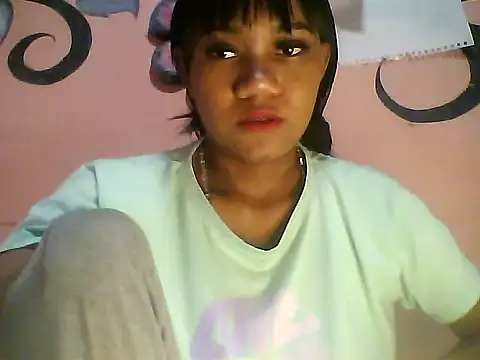 Snapshot of Fariana01 chatting on December 5, 11:29 pm Fariana01 online show from December 5, 11:29 pm