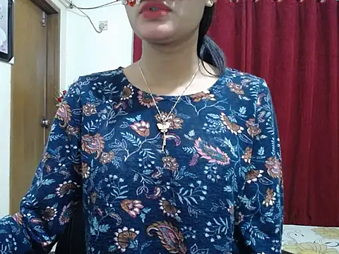 taisina online show from February 24, 8:03 pm