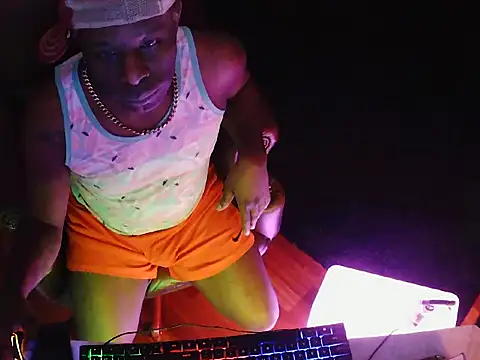 Snapshot of Bignc chatting on September 28, 10:48 pm Bignc online show from September 28, 10:48 pm