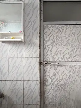 Snapshot of surabhi09 chatting on September 13, 2:11 am surabhi09 online show from September 13, 2:11 am