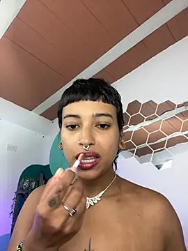 Snapshot of LollaByer chatting on September 25, 8:45 pm LollaByer online show from September 25, 8:45 pm